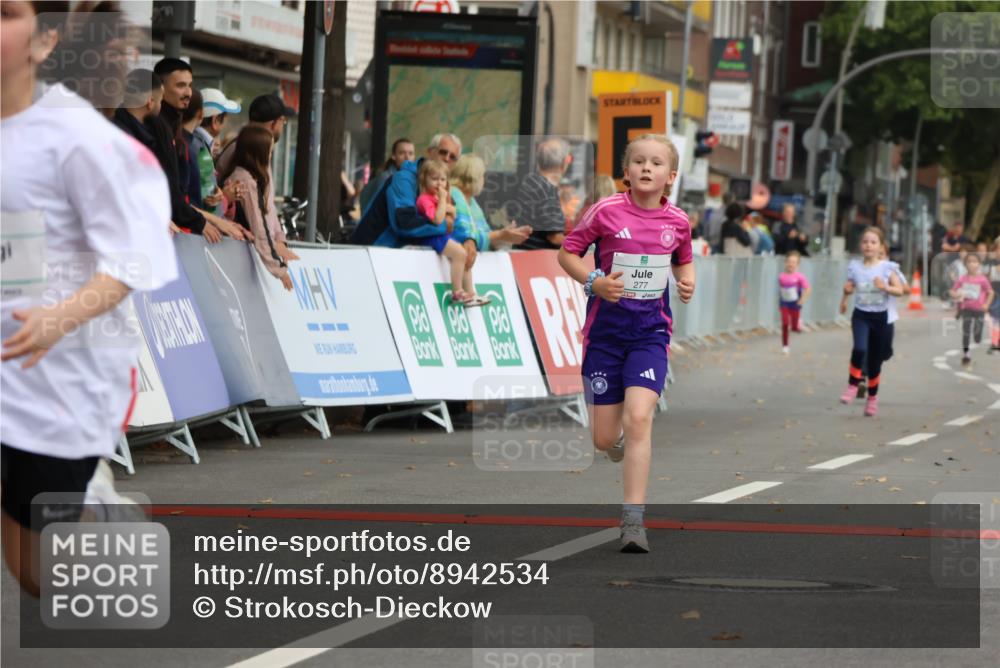 21.09.2025 - PSD Bank Halbmarathon Strokosch-Dieckow http://msf.ph/oto/8942534 21.09.2025 10:31:08 Ziel 177, 277, 323, 340, 413 meine-sportfotos.de