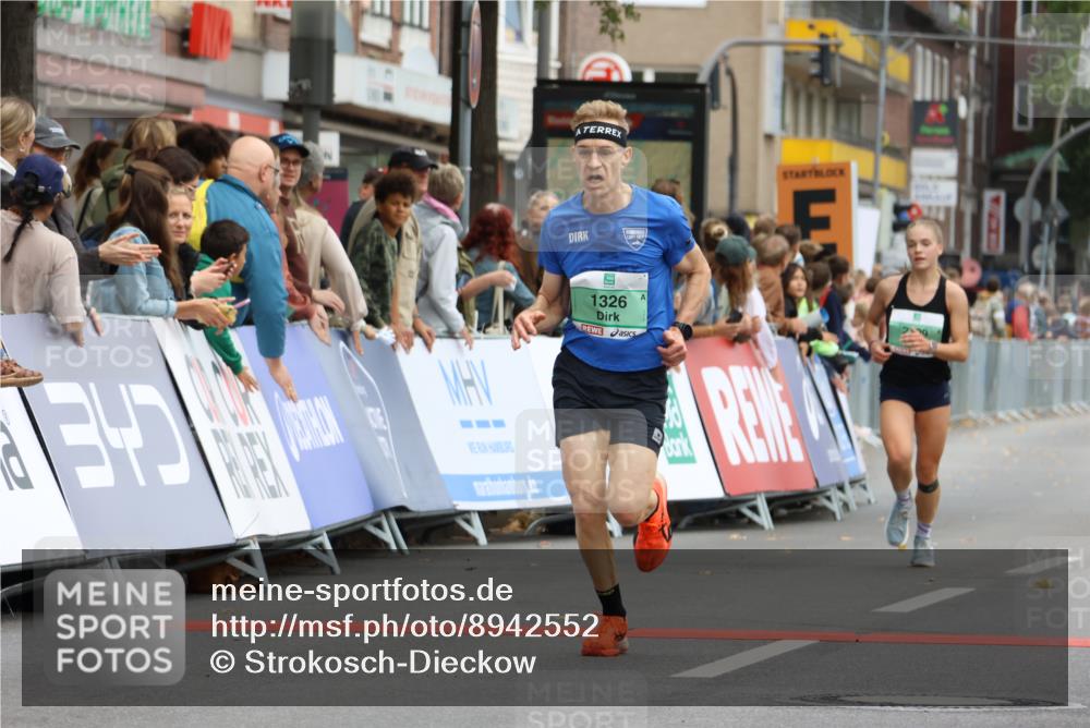 21.09.2025 - PSD Bank Halbmarathon Strokosch-Dieckow http://msf.ph/oto/8942552 21.09.2025 11:31:55 Ziel 1052, 1167, 1326, 1852, 1888, 1890, 2025, 2109 meine-sportfotos.de