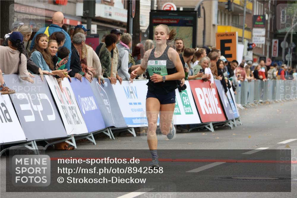 21.09.2025 - PSD Bank Halbmarathon Strokosch-Dieckow http://msf.ph/oto/8942558 21.09.2025 11:31:58 Ziel 1052, 1167, 1326, 1852, 1888, 1890, 2109 meine-sportfotos.de