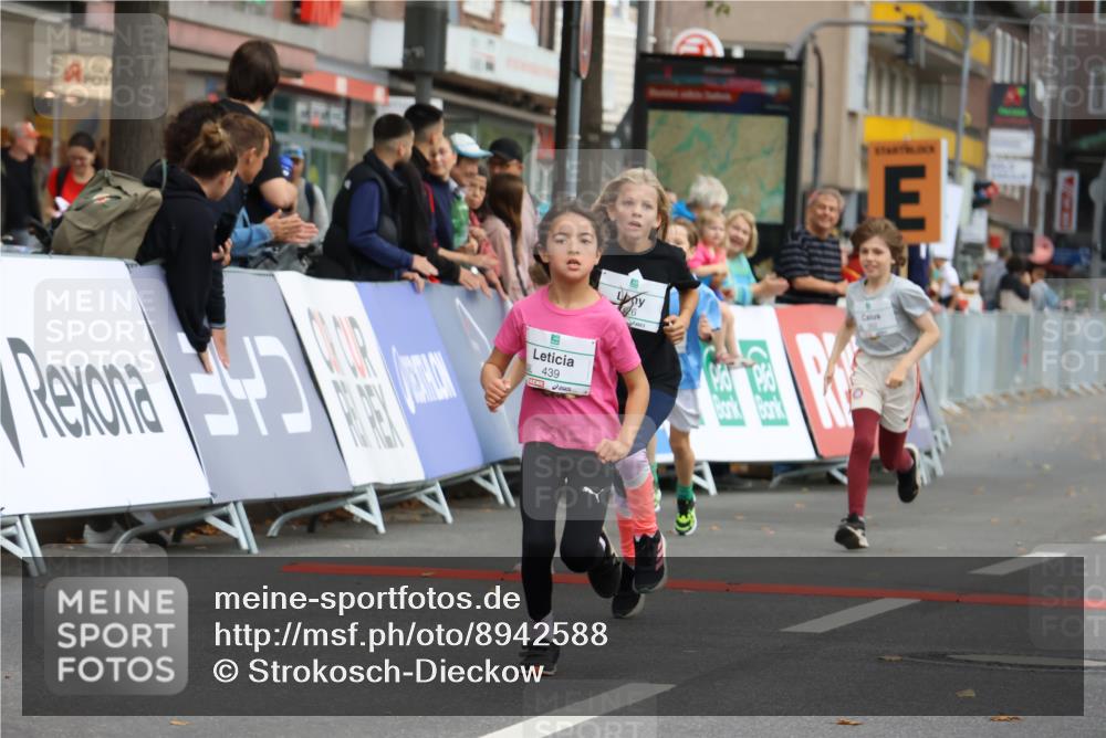 21.09.2025 - PSD Bank Halbmarathon Strokosch-Dieckow http://msf.ph/oto/8942588 21.09.2025 10:31:26 Ziel 147, 148, 287, 311, 326, 352, 376, 414, 439 meine-sportfotos.de