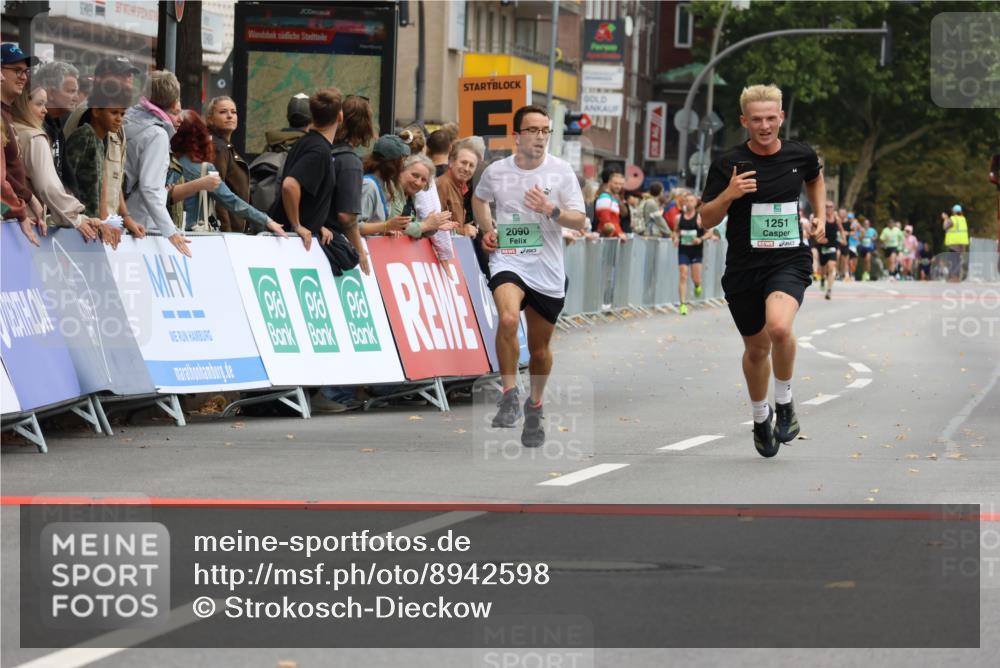 21.09.2025 - PSD Bank Halbmarathon Strokosch-Dieckow http://msf.ph/oto/8942598 21.09.2025 11:32:33 Ziel 1251, 1876, 1900, 2028, 2090, 3929 meine-sportfotos.de