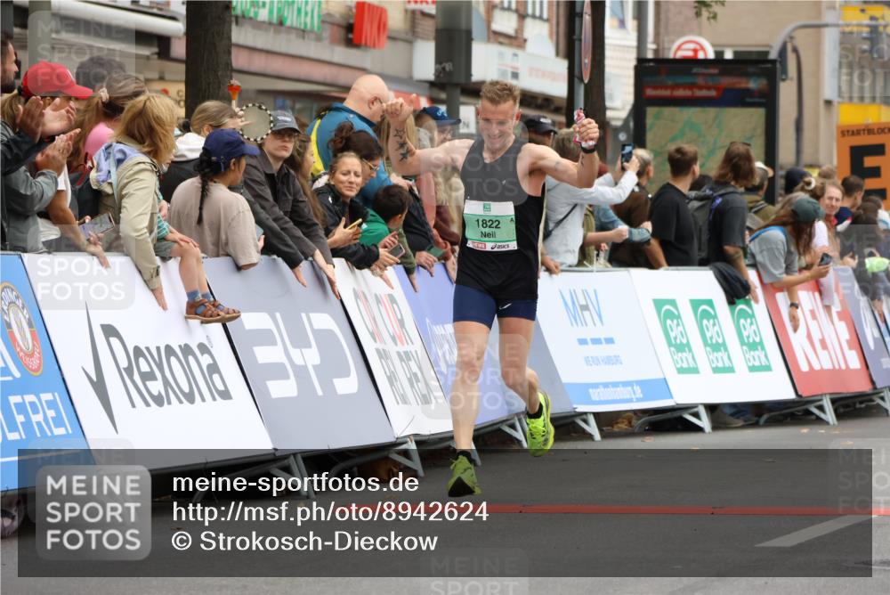 21.09.2025 - PSD Bank Halbmarathon Strokosch-Dieckow http://msf.ph/oto/8942624 21.09.2025 11:32:50 Ziel 1787, 1822 meine-sportfotos.de