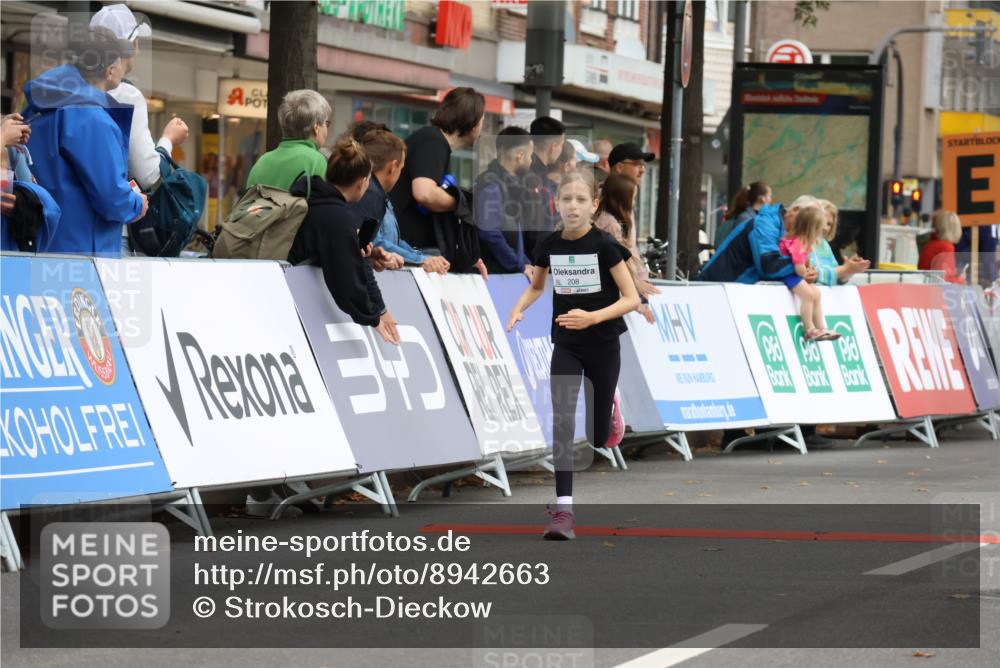 21.09.2025 - PSD Bank Halbmarathon Strokosch-Dieckow http://msf.ph/oto/8942663 21.09.2025 10:31:51 Ziel 175, 190, 191, 208, 336 meine-sportfotos.de