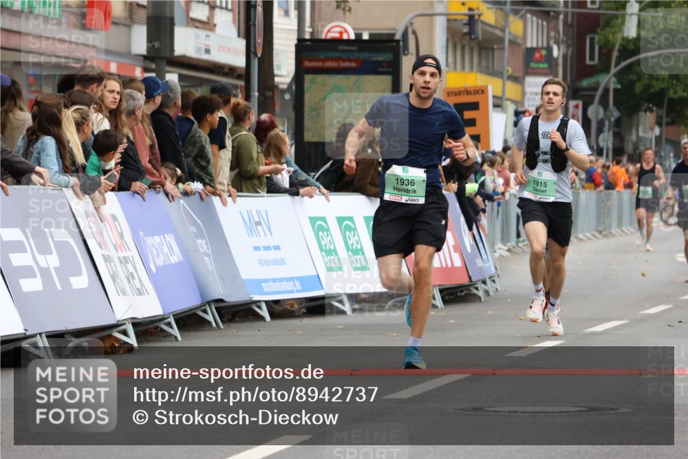 21.09.2025 - PSD Bank Halbmarathon Strokosch-Dieckow http://msf.ph/oto/8942737 21.09.2025 11:33:32 Ziel 1915, 1936, 1990 meine-sportfotos.de