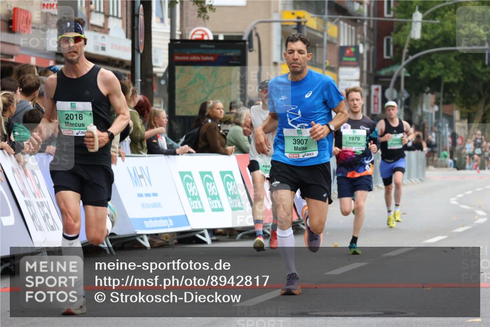 21.09.2025 - PSD Bank Halbmarathon Strokosch-Dieckow http://msf.ph/oto/8942817 21.09.2025 11:33:51 Ziel 1577, 1855, 1946, 1979, 2014, 2018, 2082, 3907 meine-sportfotos.de