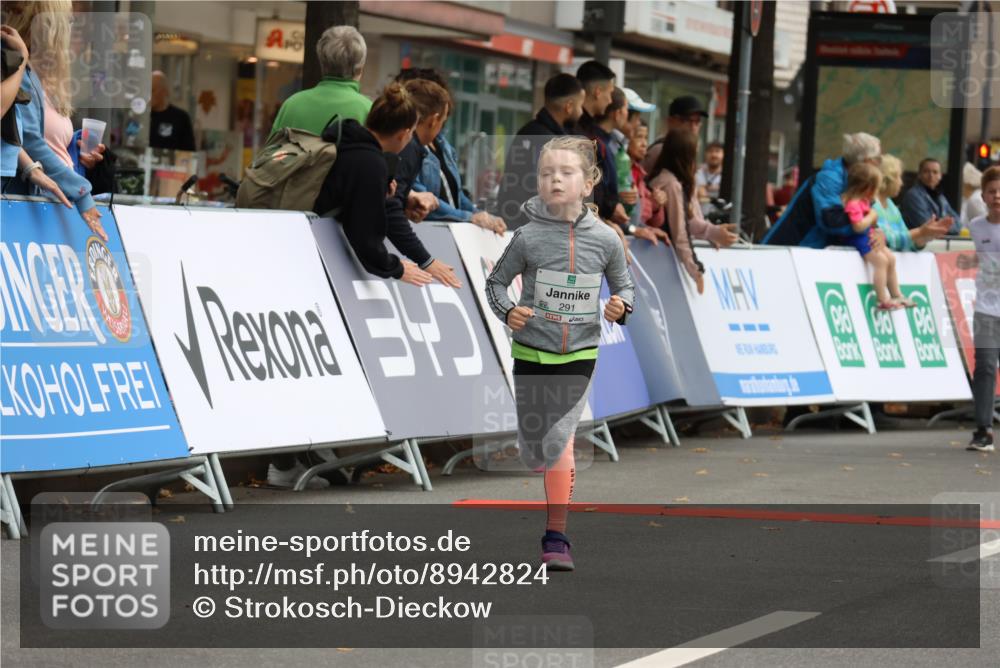 21.09.2025 - PSD Bank Halbmarathon Strokosch-Dieckow http://msf.ph/oto/8942824 21.09.2025 10:32:50 Ziel 156, 160, 291, 386, 394 meine-sportfotos.de