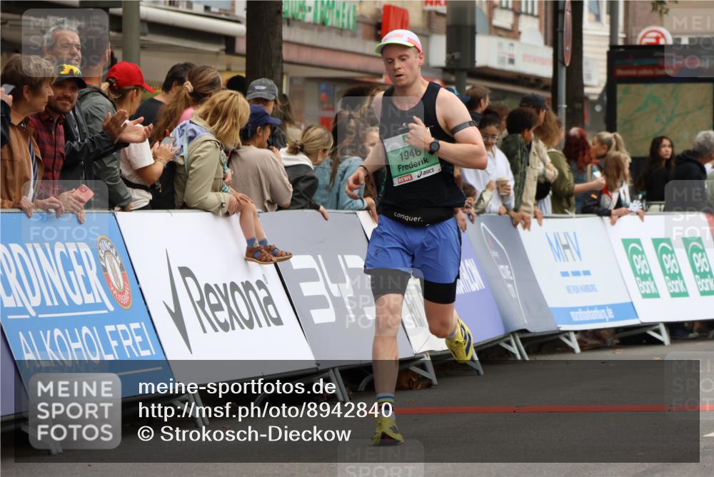 21.09.2025 - PSD Bank Halbmarathon Strokosch-Dieckow http://msf.ph/oto/8942840 21.09.2025 11:33:58 Ziel 1946, 1979, 2018, 2082, 3907 meine-sportfotos.de
