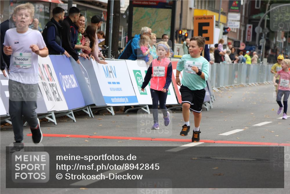 21.09.2025 - PSD Bank Halbmarathon Strokosch-Dieckow http://msf.ph/oto/8942845 21.09.2025 10:32:56 Ziel 156, 291, 295, 386, 410 meine-sportfotos.de