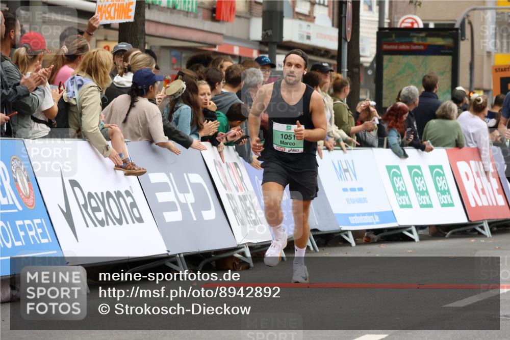 21.09.2025 - PSD Bank Halbmarathon Strokosch-Dieckow http://msf.ph/oto/8942892 21.09.2025 11:34:41 Ziel 1051, 1870, 1898 meine-sportfotos.de
