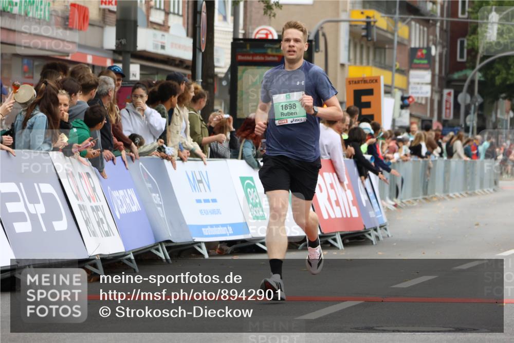 21.09.2025 - PSD Bank Halbmarathon Strokosch-Dieckow http://msf.ph/oto/8942901 21.09.2025 11:34:43 Ziel 1051, 1870, 1898 meine-sportfotos.de
