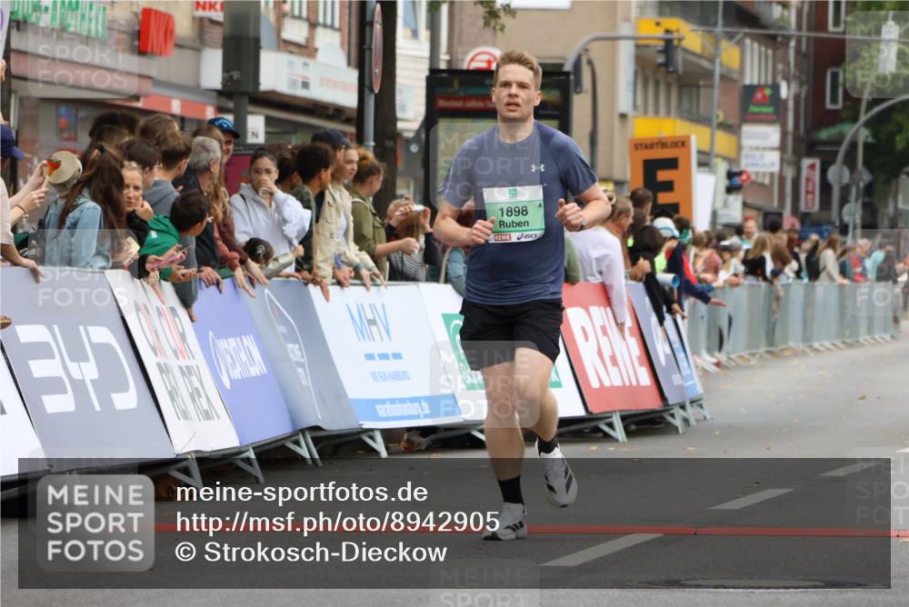 21.09.2025 - PSD Bank Halbmarathon Strokosch-Dieckow http://msf.ph/oto/8942905 21.09.2025 11:34:43 Ziel 1051, 1870, 1898 meine-sportfotos.de