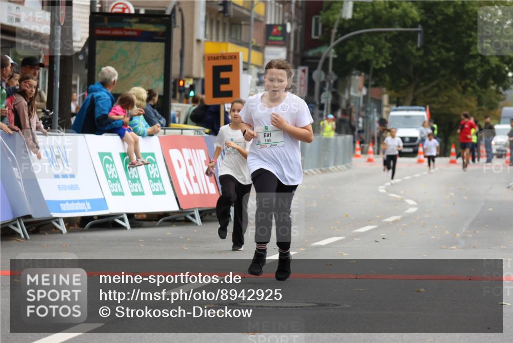 21.09.2025 - PSD Bank Halbmarathon Strokosch-Dieckow http://msf.ph/oto/8942925 21.09.2025 10:33:47 Ziel 185, 186, 308 meine-sportfotos.de