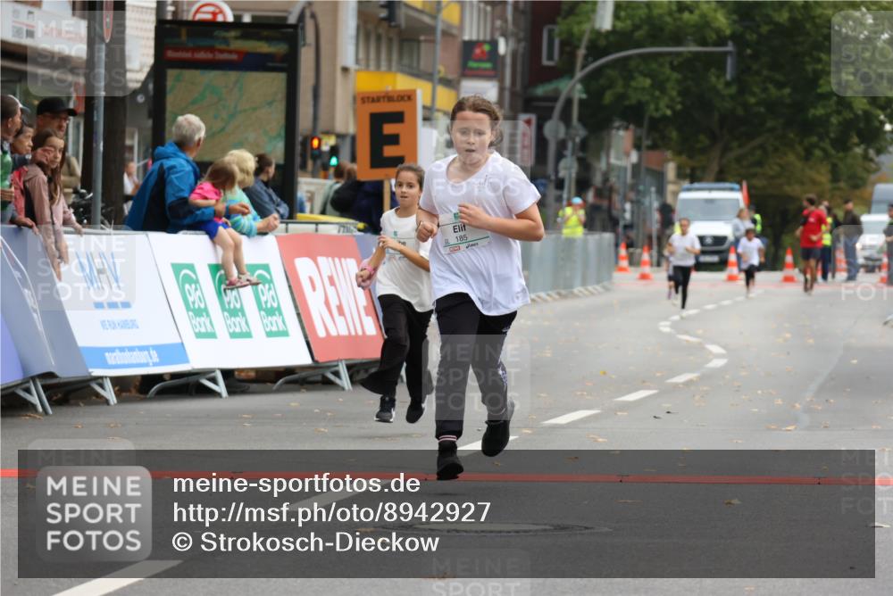 21.09.2025 - PSD Bank Halbmarathon Strokosch-Dieckow http://msf.ph/oto/8942927 21.09.2025 10:33:47 Ziel 185, 186, 308 meine-sportfotos.de