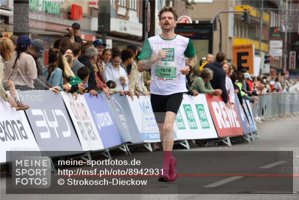 21.09.2025 - PSD Bank Halbmarathon Strokosch-Dieckow http://msf.ph/oto/8942931 21.09.2025 11:35:00 Ziel 1089, 1578, 2007 meine-sportfotos.de