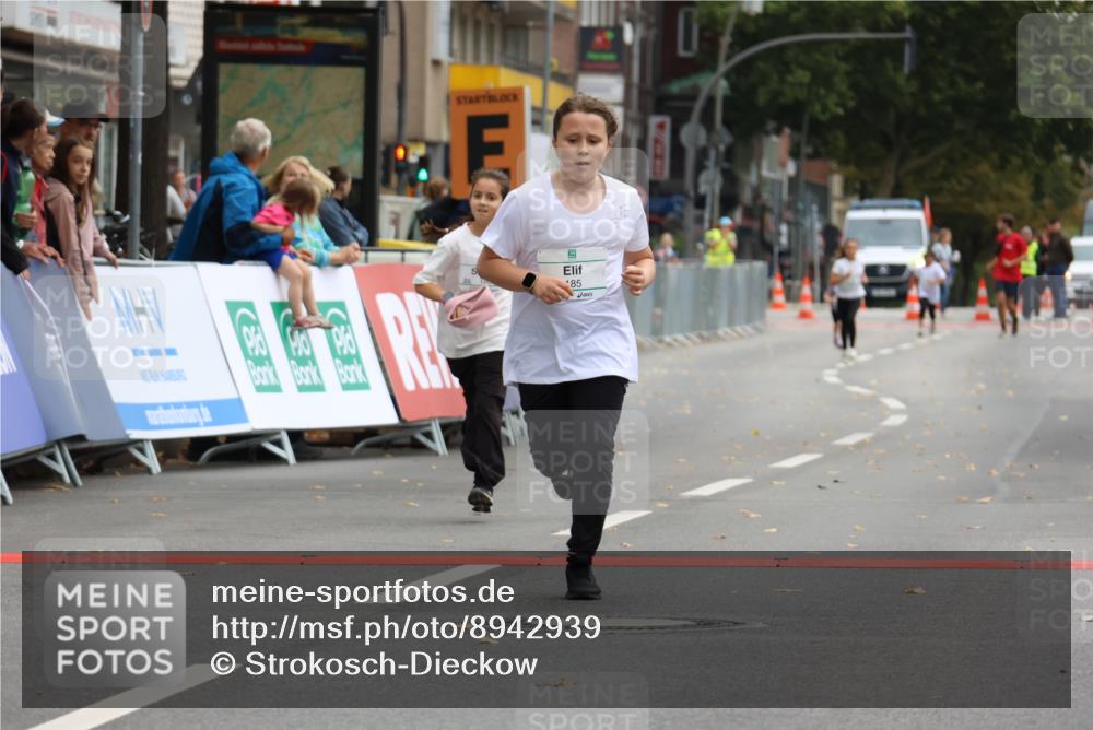 21.09.2025 - PSD Bank Halbmarathon Strokosch-Dieckow http://msf.ph/oto/8942939 21.09.2025 10:33:47 Ziel 185, 186, 308 meine-sportfotos.de