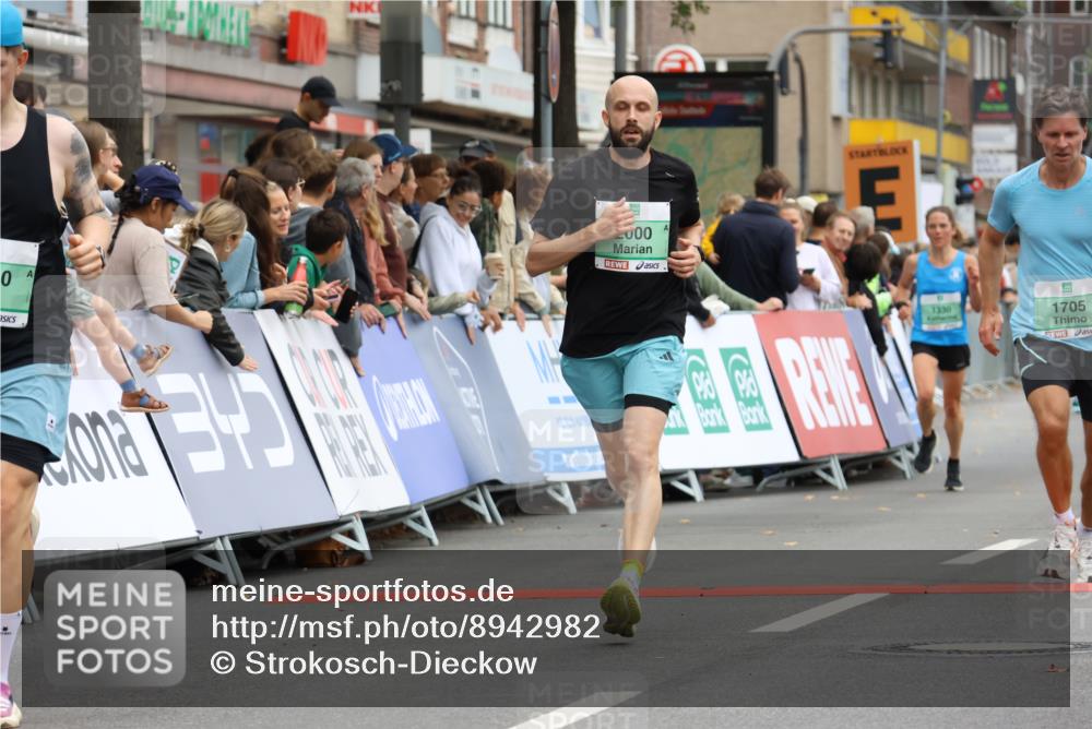 21.09.2025 - PSD Bank Halbmarathon Strokosch-Dieckow http://msf.ph/oto/8942982 21.09.2025 11:35:33 Ziel 1330, 1705, 2000, 2050 meine-sportfotos.de
