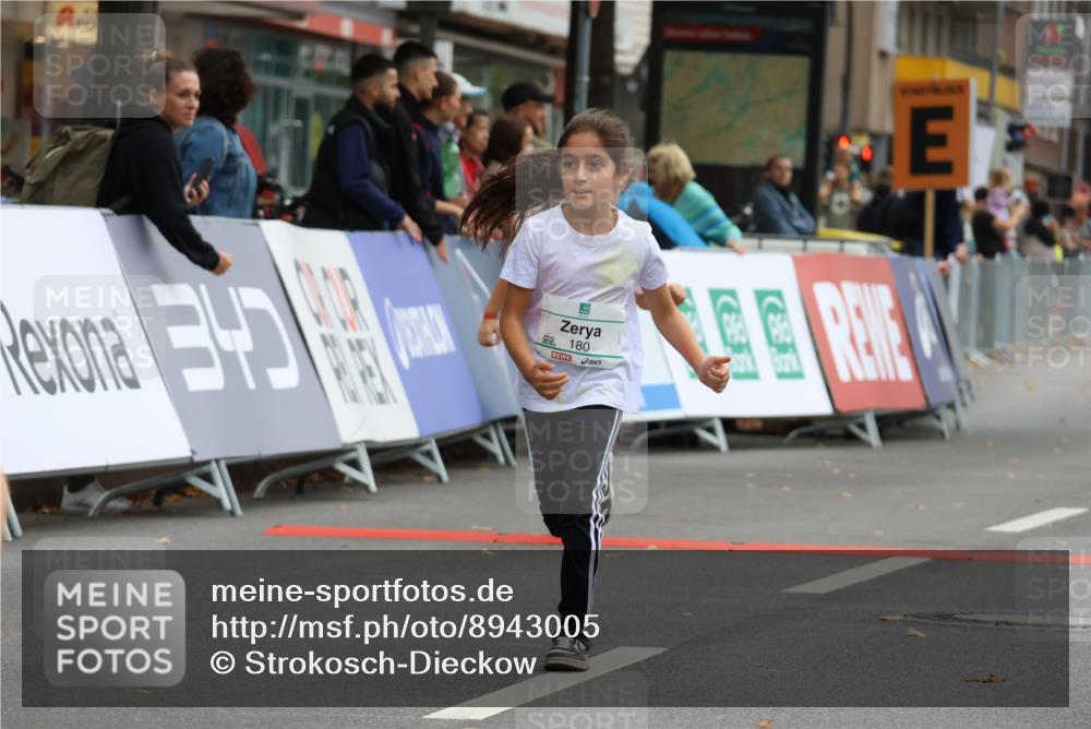 21.09.2025 - PSD Bank Halbmarathon Strokosch-Dieckow http://msf.ph/oto/8943005 21.09.2025 10:34:22 Ziel 180, 181, 188, 280, 313 meine-sportfotos.de