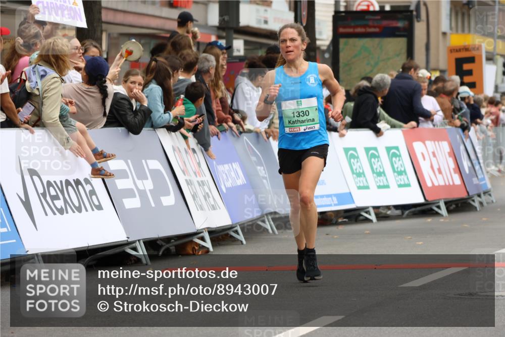 21.09.2025 - PSD Bank Halbmarathon Strokosch-Dieckow http://msf.ph/oto/8943007 21.09.2025 11:35:38 Ziel 1330, 1705, 1973, 1976, 2000, 2050 meine-sportfotos.de