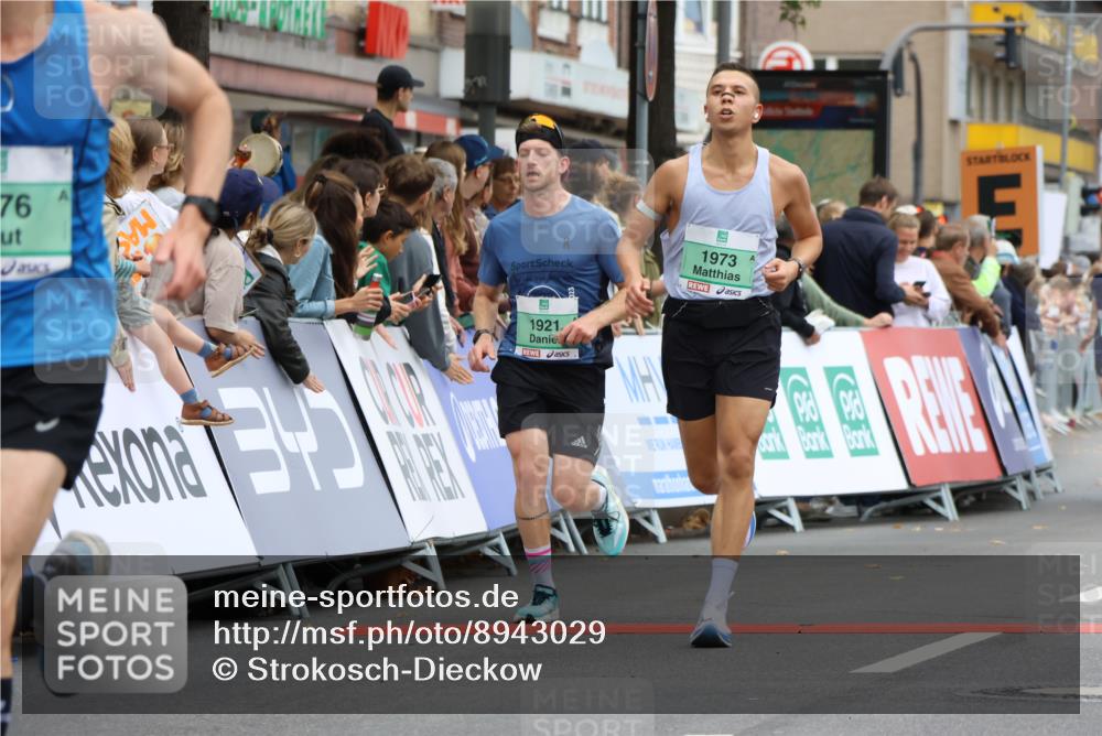 21.09.2025 - PSD Bank Halbmarathon Strokosch-Dieckow http://msf.ph/oto/8943029 21.09.2025 11:35:44 Ziel 1330, 1921, 1922, 1973, 1976, 2110 meine-sportfotos.de