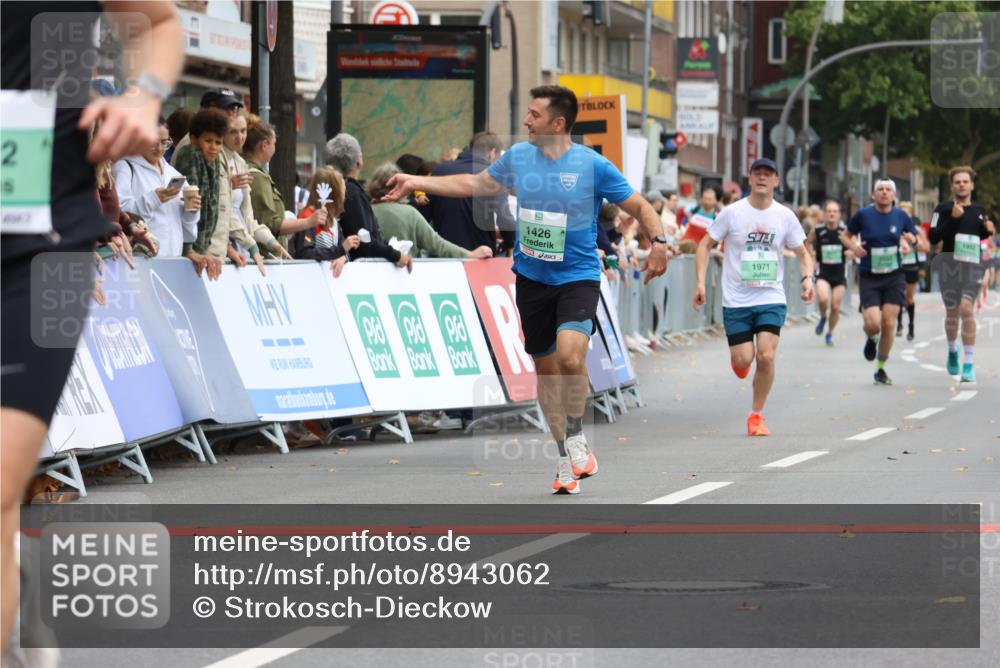21.09.2025 - PSD Bank Halbmarathon Strokosch-Dieckow http://msf.ph/oto/8943062 21.09.2025 11:35:52 Ziel 1426, 1921, 1922, 1971, 1973, 1976, 2051, 2110 meine-sportfotos.de