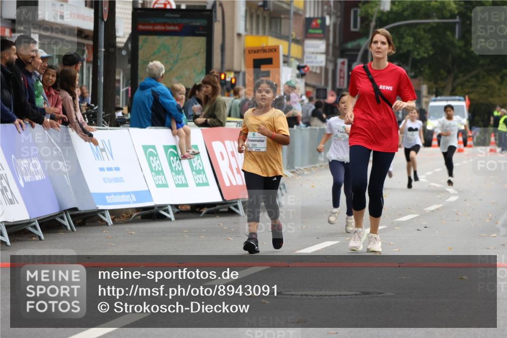 21.09.2025 - PSD Bank Halbmarathon Strokosch-Dieckow http://msf.ph/oto/8943091 21.09.2025 10:35:51 Ziel 184, 284, 290 meine-sportfotos.de
