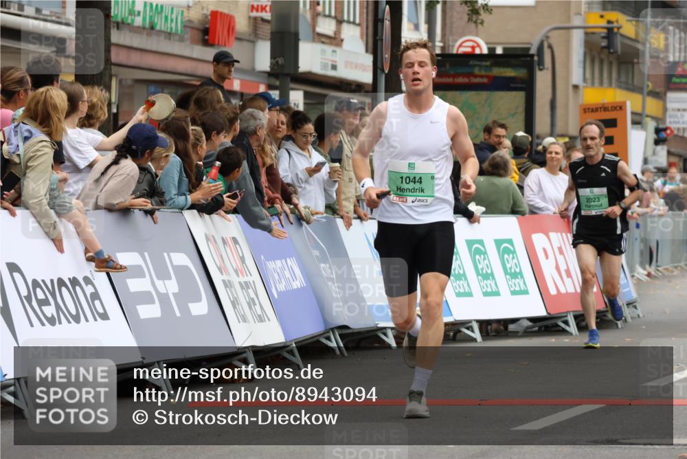 21.09.2025 - PSD Bank Halbmarathon Strokosch-Dieckow http://msf.ph/oto/8943094 21.09.2025 11:36:04 Ziel 1044, 1060, 1952, 1971, 2023, 2033, 2051 meine-sportfotos.de