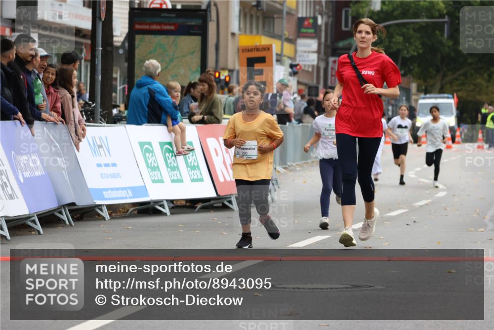 21.09.2025 - PSD Bank Halbmarathon Strokosch-Dieckow http://msf.ph/oto/8943095 21.09.2025 10:35:52 Ziel 184, 284, 290 meine-sportfotos.de