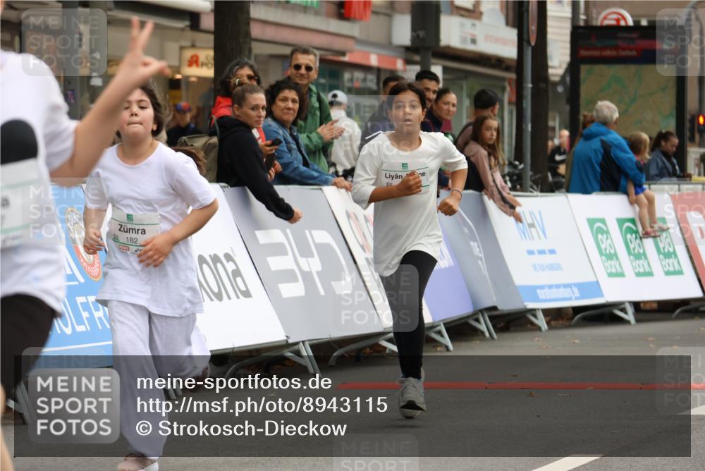 21.09.2025 - PSD Bank Halbmarathon Strokosch-Dieckow http://msf.ph/oto/8943115 21.09.2025 10:36:04 Ziel 176, 182, 184, 187 meine-sportfotos.de