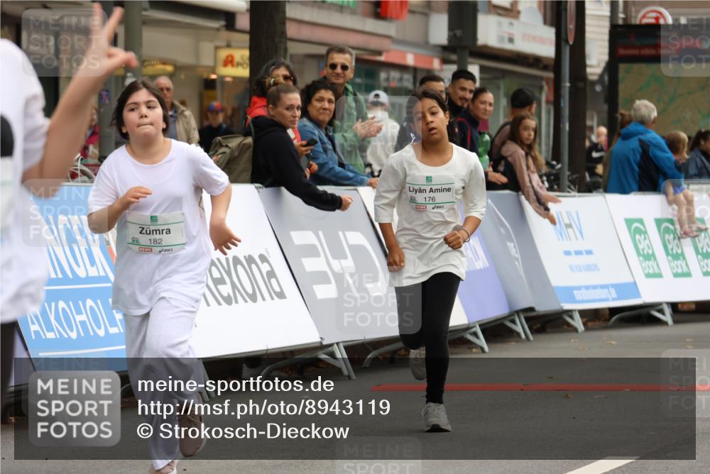 21.09.2025 - PSD Bank Halbmarathon Strokosch-Dieckow http://msf.ph/oto/8943119 21.09.2025 10:36:04 Ziel 176, 182, 184, 187 meine-sportfotos.de