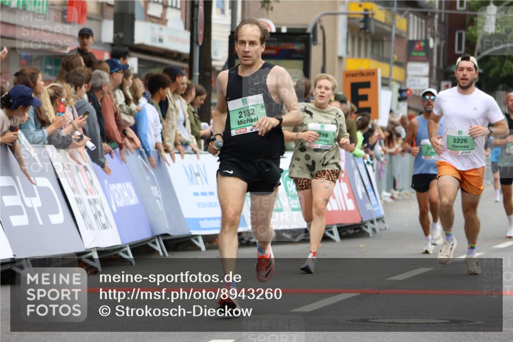 21.09.2025 - PSD Bank Halbmarathon Strokosch-Dieckow http://msf.ph/oto/8943260 21.09.2025 11:37:30 Ziel 1185, 1216, 2017, 2095, 2120, 2132, 2226, 3999 meine-sportfotos.de