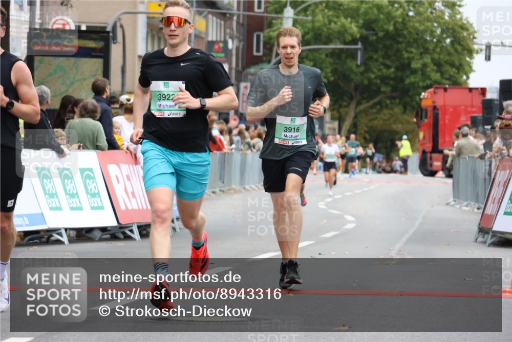 21.09.2025 - PSD Bank Halbmarathon Strokosch-Dieckow http://msf.ph/oto/8943316 21.09.2025 11:37:53 Ziel 1591, 1651, 1928, 3916, 3922 meine-sportfotos.de