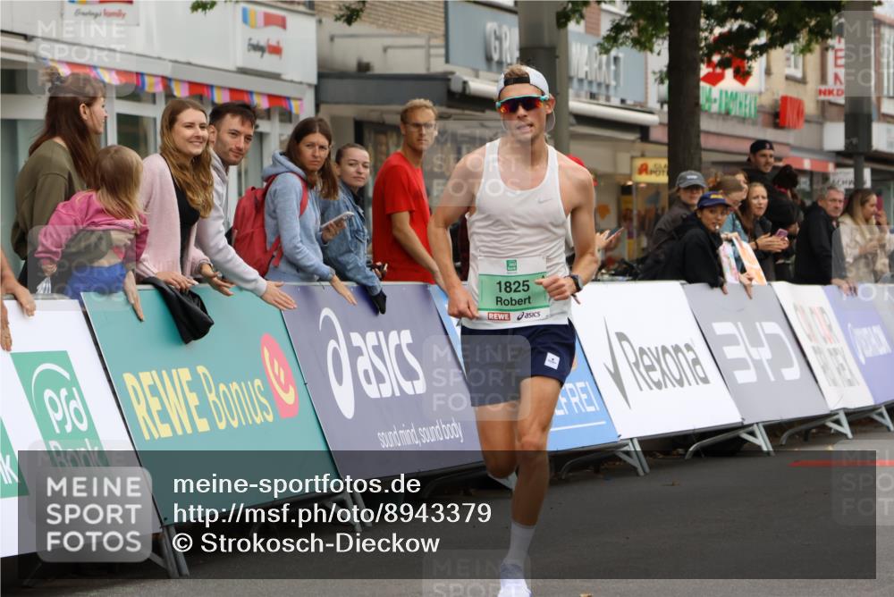 21.09.2025 - PSD Bank Halbmarathon Strokosch-Dieckow http://msf.ph/oto/8943379 21.09.2025 11:15:13 Ziel 1825 meine-sportfotos.de
