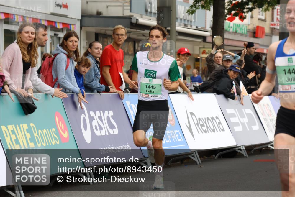 21.09.2025 - PSD Bank Halbmarathon Strokosch-Dieckow http://msf.ph/oto/8943450 21.09.2025 11:16:11 Ziel 1445, 1446 meine-sportfotos.de