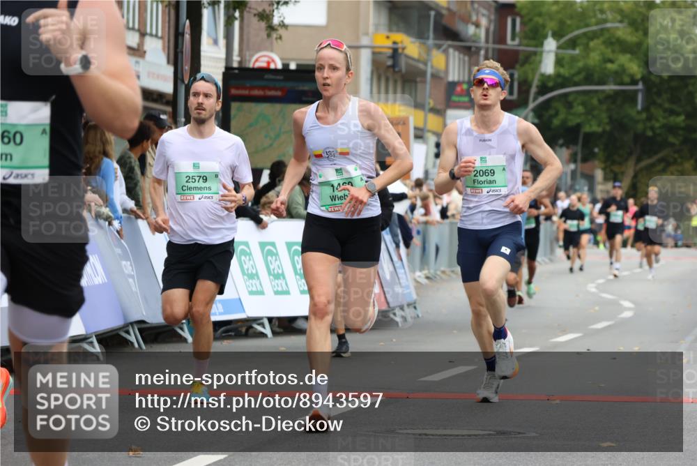 21.09.2025 - PSD Bank Halbmarathon Strokosch-Dieckow http://msf.ph/oto/8943597 21.09.2025 11:39:42 Ziel 1469, 1483, 1784, 1960, 1970, 2059, 2069, 2084, 2085, 2333, 2579, 2897, 3909 meine-sportfotos.de