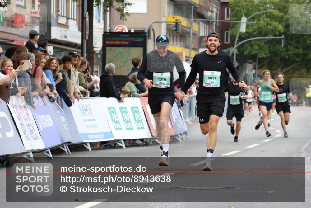 21.09.2025 - PSD Bank Halbmarathon Strokosch-Dieckow http://msf.ph/oto/8943638 21.09.2025 11:39:54 Ziel 1645, 1968, 2084, 2085, 2442, 4016, 4017 meine-sportfotos.de