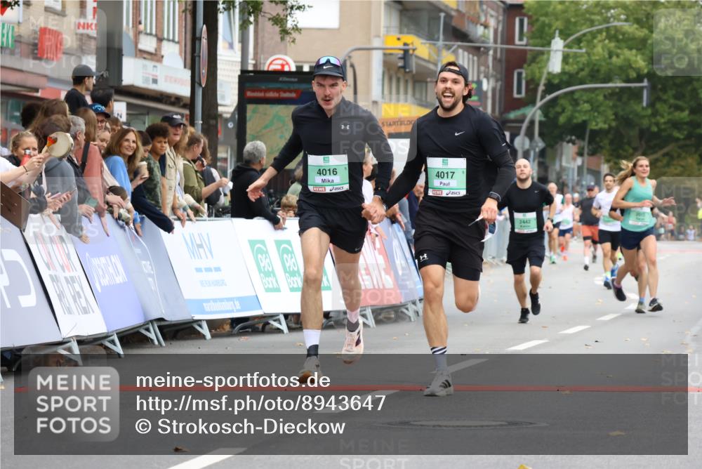 21.09.2025 - PSD Bank Halbmarathon Strokosch-Dieckow http://msf.ph/oto/8943647 21.09.2025 11:39:55 Ziel 1645, 1968, 2015, 2085, 2442, 4016, 4017 meine-sportfotos.de