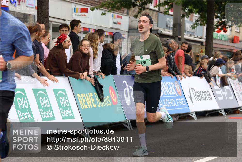 21.09.2025 - PSD Bank Halbmarathon Strokosch-Dieckow http://msf.ph/oto/8943811 21.09.2025 11:41:05 Ziel 1565, 1788, 2074, 2138, 2180, 2183, 2227 meine-sportfotos.de