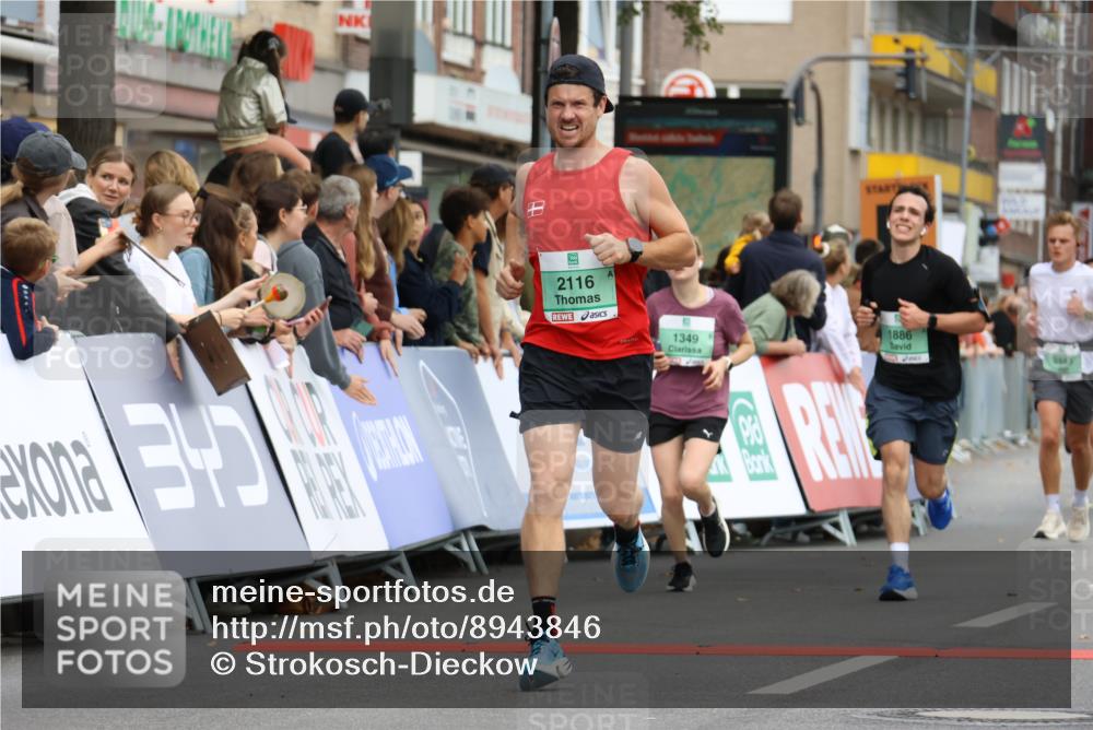 21.09.2025 - PSD Bank Halbmarathon Strokosch-Dieckow http://msf.ph/oto/8943846 21.09.2025 11:41:22 Ziel 1349, 1435, 1775, 1776, 1786, 1886, 2083, 2116, 2443, 3911, 4026 meine-sportfotos.de