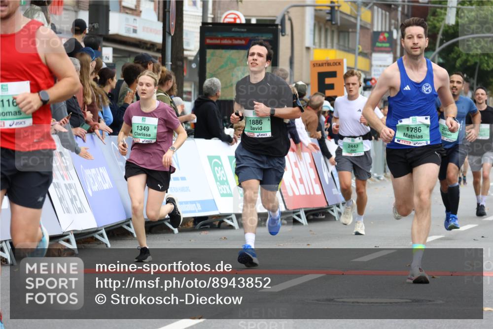21.09.2025 - PSD Bank Halbmarathon Strokosch-Dieckow http://msf.ph/oto/8943852 21.09.2025 11:41:23 Ziel 1349, 1435, 1775, 1776, 1786, 1886, 2083, 2116, 2443, 3911, 4026 meine-sportfotos.de