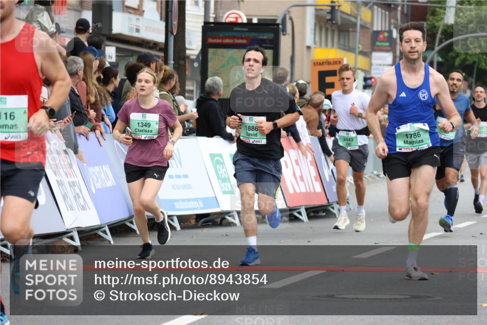 21.09.2025 - PSD Bank Halbmarathon Strokosch-Dieckow http://msf.ph/oto/8943854 21.09.2025 11:41:23 Ziel 1349, 1435, 1775, 1776, 1786, 1886, 2083, 2116, 2443, 3911, 4026 meine-sportfotos.de