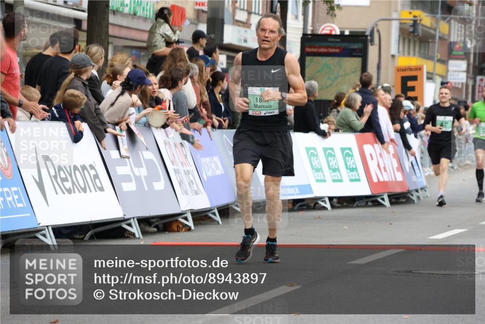 21.09.2025 - PSD Bank Halbmarathon Strokosch-Dieckow http://msf.ph/oto/8943897 21.09.2025 11:41:38 Ziel 1399, 1758, 1765, 1887, 2029, 2043, 2111, 2231, 3895 meine-sportfotos.de