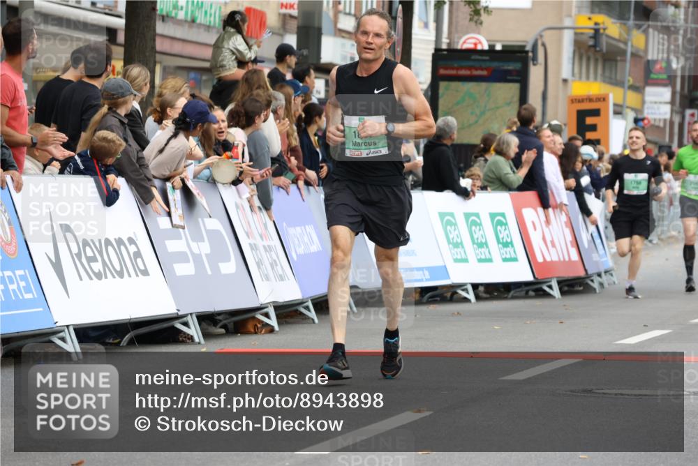 21.09.2025 - PSD Bank Halbmarathon Strokosch-Dieckow http://msf.ph/oto/8943898 21.09.2025 11:41:38 Ziel 1399, 1758, 1765, 1887, 2029, 2043, 2111, 2231, 3895 meine-sportfotos.de