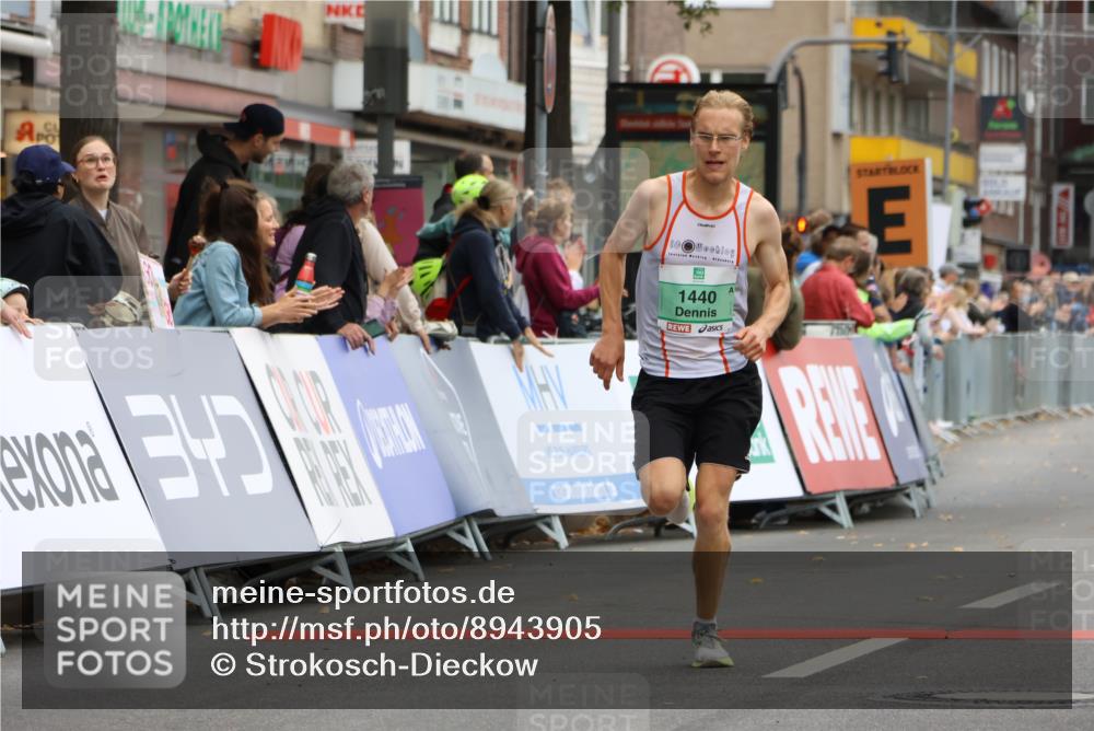 21.09.2025 - PSD Bank Halbmarathon Strokosch-Dieckow http://msf.ph/oto/8943905 21.09.2025 11:20:45 Ziel 1440, 1829, 1837 meine-sportfotos.de