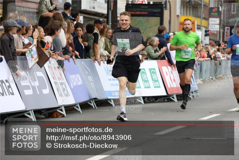 21.09.2025 - PSD Bank Halbmarathon Strokosch-Dieckow http://msf.ph/oto/8943906 21.09.2025 11:41:41 Ziel 1399, 1758, 1887, 2029, 2043, 2111, 3895 meine-sportfotos.de