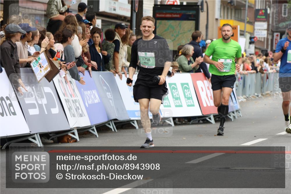 21.09.2025 - PSD Bank Halbmarathon Strokosch-Dieckow http://msf.ph/oto/8943908 21.09.2025 11:41:41 Ziel 1399, 1758, 1887, 2029, 2043, 2111, 3895 meine-sportfotos.de