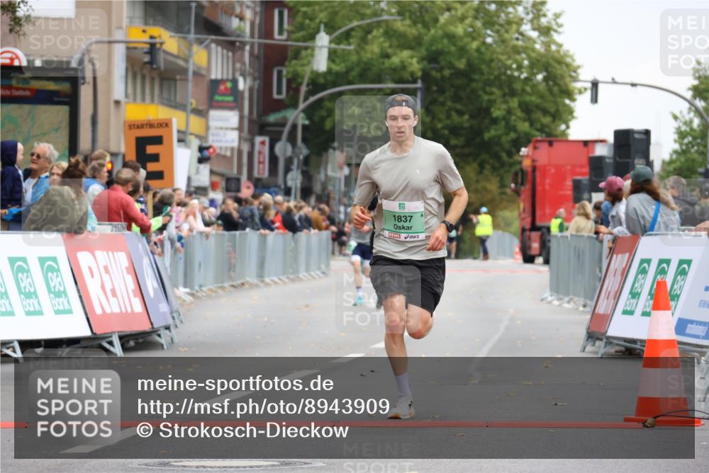 21.09.2025 - PSD Bank Halbmarathon Strokosch-Dieckow http://msf.ph/oto/8943909 21.09.2025 11:20:49 Ziel 1440, 1829, 1835, 1837 meine-sportfotos.de