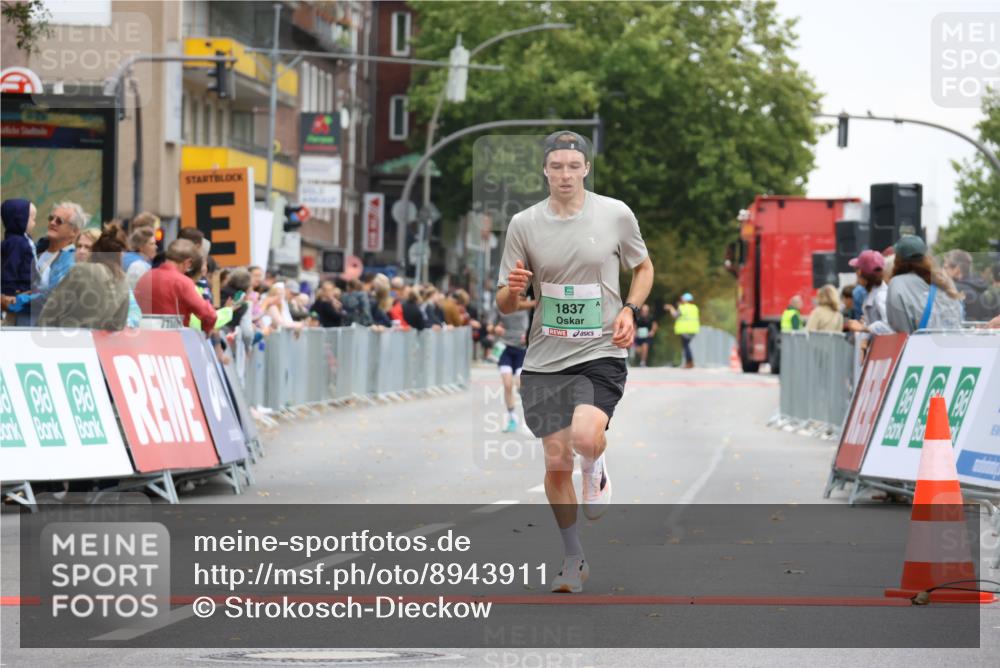 21.09.2025 - PSD Bank Halbmarathon Strokosch-Dieckow http://msf.ph/oto/8943911 21.09.2025 11:20:49 Ziel 1440, 1829, 1835, 1837 meine-sportfotos.de