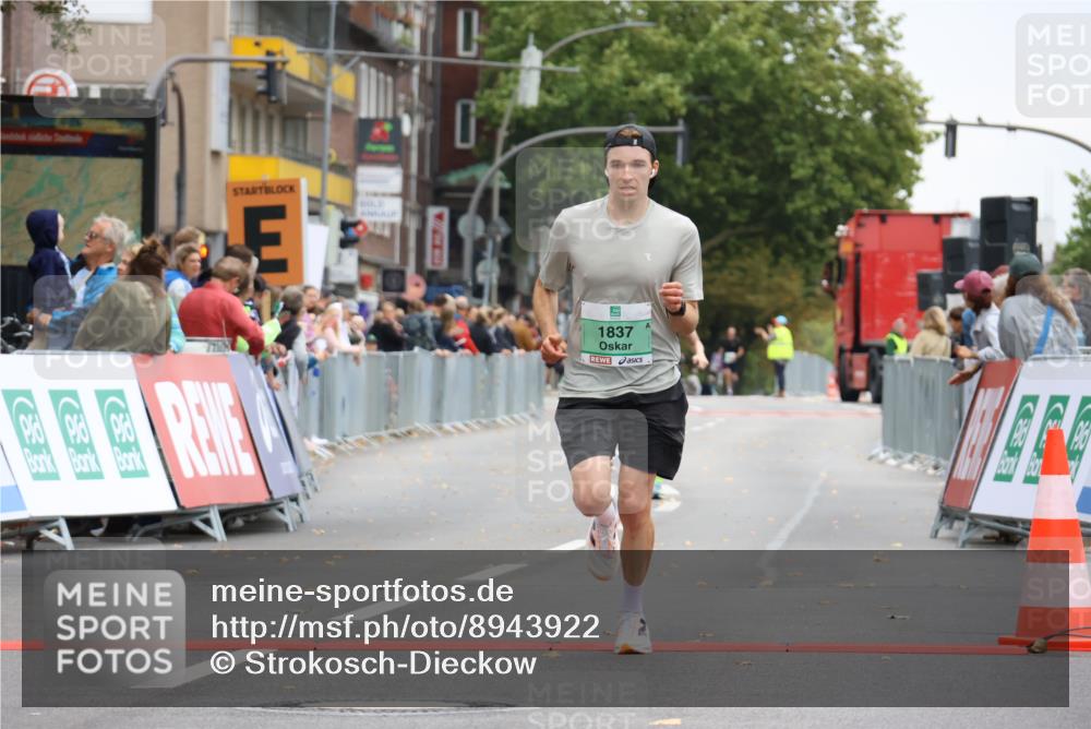 21.09.2025 - PSD Bank Halbmarathon Strokosch-Dieckow http://msf.ph/oto/8943922 21.09.2025 11:20:50 Ziel 1440, 1835, 1837 meine-sportfotos.de