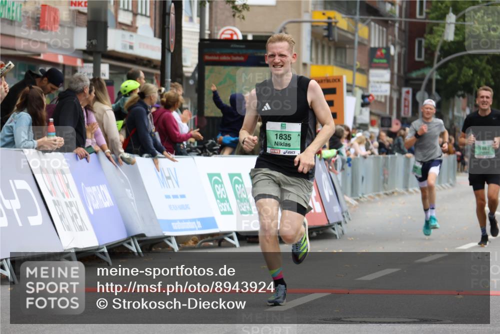 21.09.2025 - PSD Bank Halbmarathon Strokosch-Dieckow http://msf.ph/oto/8943924 21.09.2025 11:20:55 Ziel 1440, 1835, 1837, 1846, 1862 meine-sportfotos.de