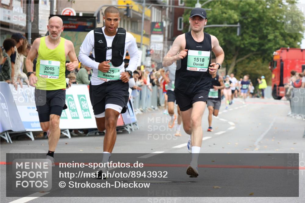 21.09.2025 - PSD Bank Halbmarathon Strokosch-Dieckow http://msf.ph/oto/8943932 21.09.2025 11:42:00 Ziel 1484, 1518, 1801, 2045, 2425 meine-sportfotos.de